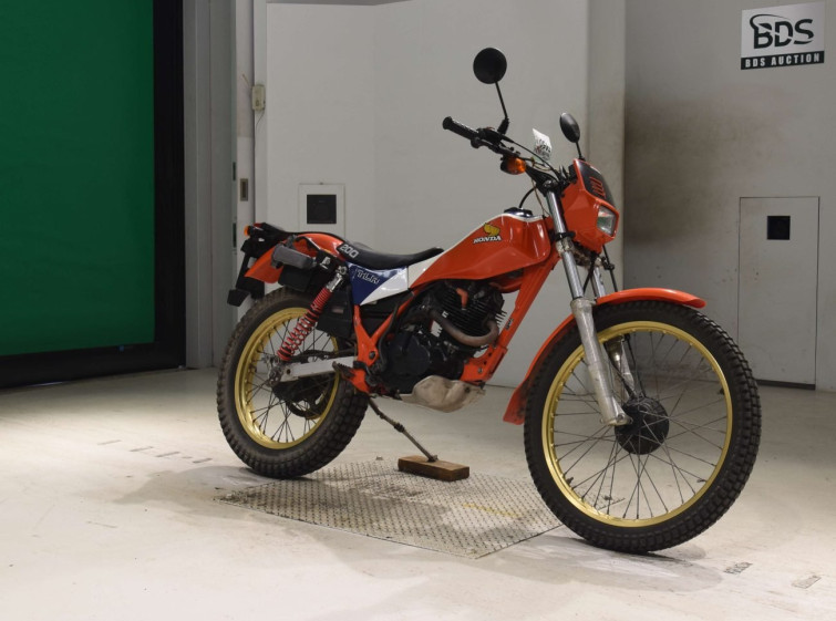 Мотоцикл Honda TLR200 с пробегом 10514 km