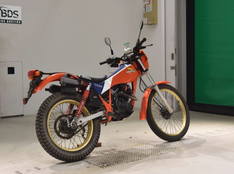 Мотоцикл Honda TLR200 с пробегом 10514 km