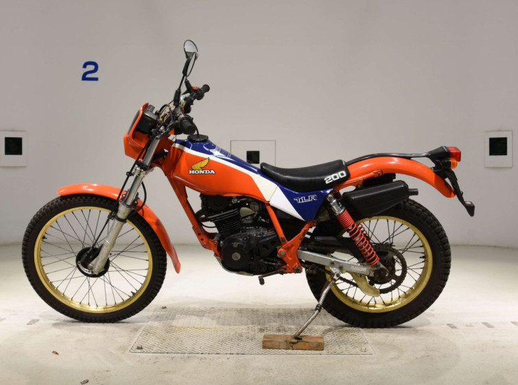 Мотоцикл Honda TLR200 с пробегом 10514 km