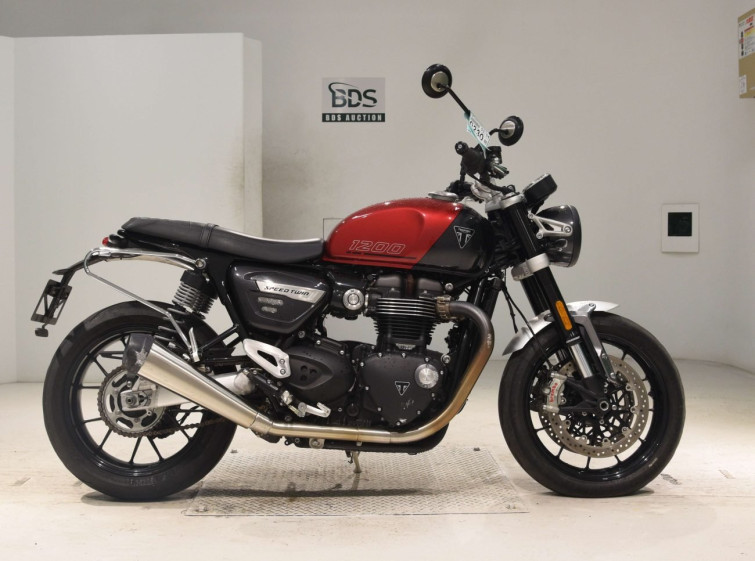 Мотоцикл Triumph SPEED TWIN з пробігом 9674 km