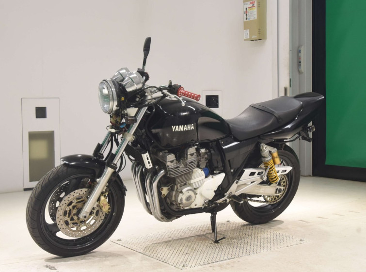 Мотоцикл Yamaha XJR400