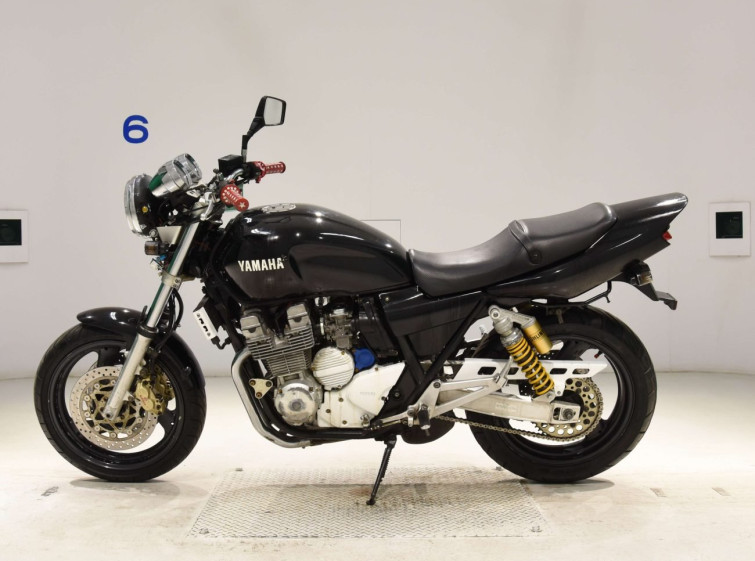 Мотоцикл Yamaha XJR400