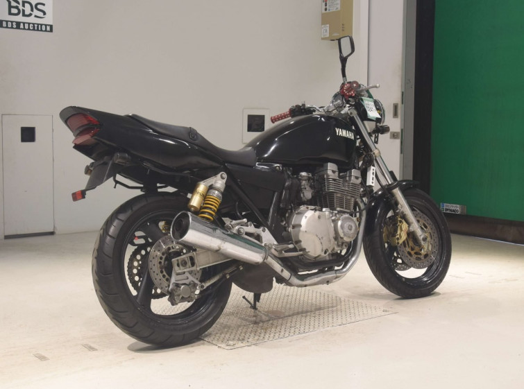 Мотоцикл Yamaha XJR400