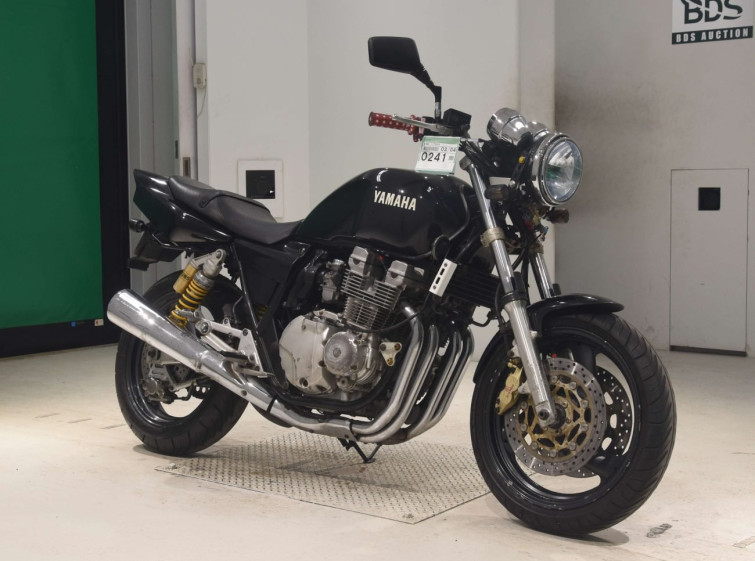 Мотоцикл Yamaha XJR400