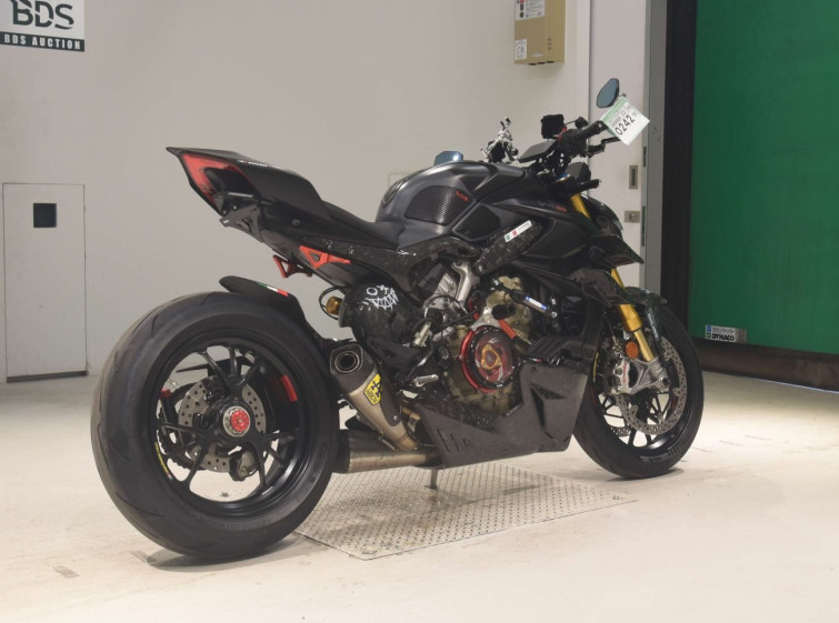 Мотоцикл Ducati STREET FIGHTER V4S с пробегом 8244 km