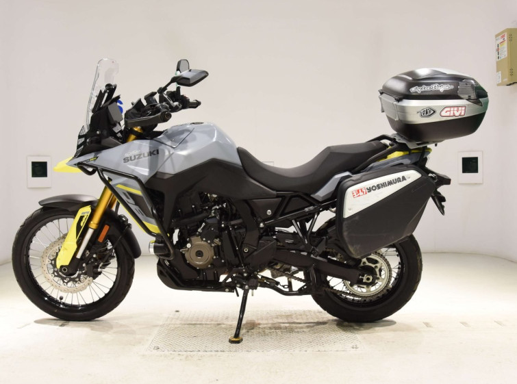 Мотоцикл Suzuki V-STROM 800DE з пробігом 4851 km