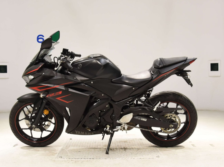 Мотоцикл Yamaha YZF-R3 з пробігом 18405 km