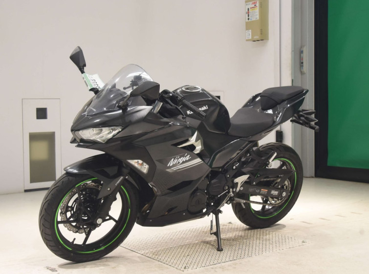 Мотоцикл Kawasaki NINJA250 з пробігом 1400 km