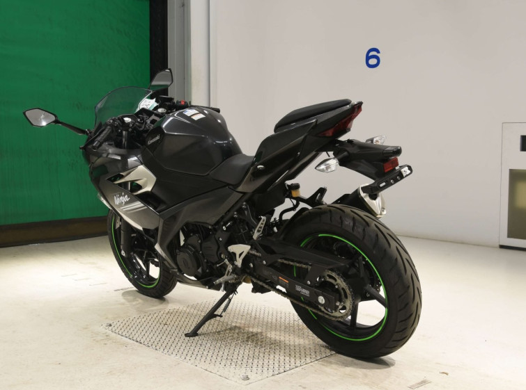 Мотоцикл Kawasaki NINJA250 з пробігом 1400 km