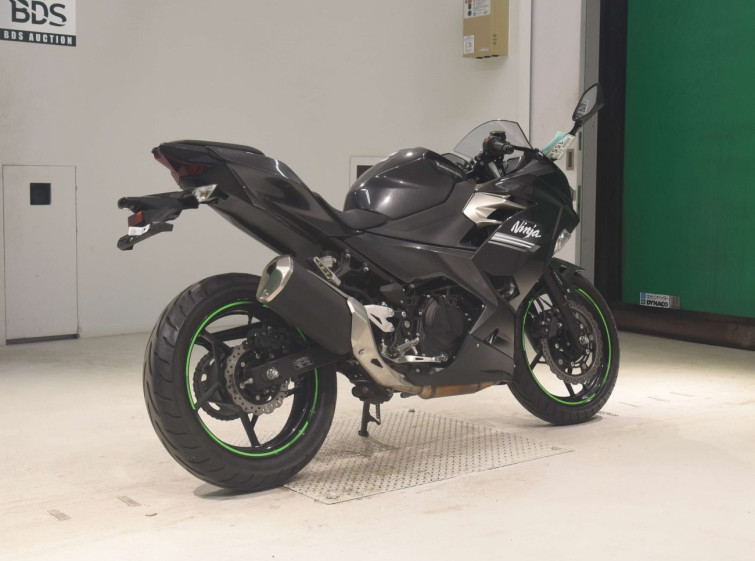 Мотоцикл Kawasaki NINJA250 з пробігом 1400 km