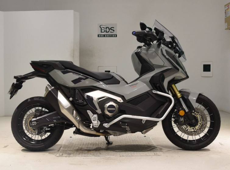 Мотоцикл Honda X-ADV750 з пробігом 12642 km