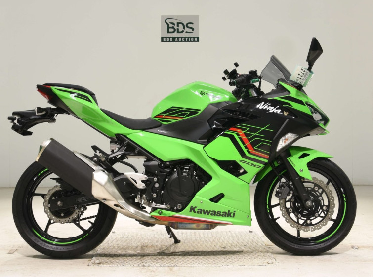 Мотоцикл Kawasaki NINJA400 з пробігом 12349 km