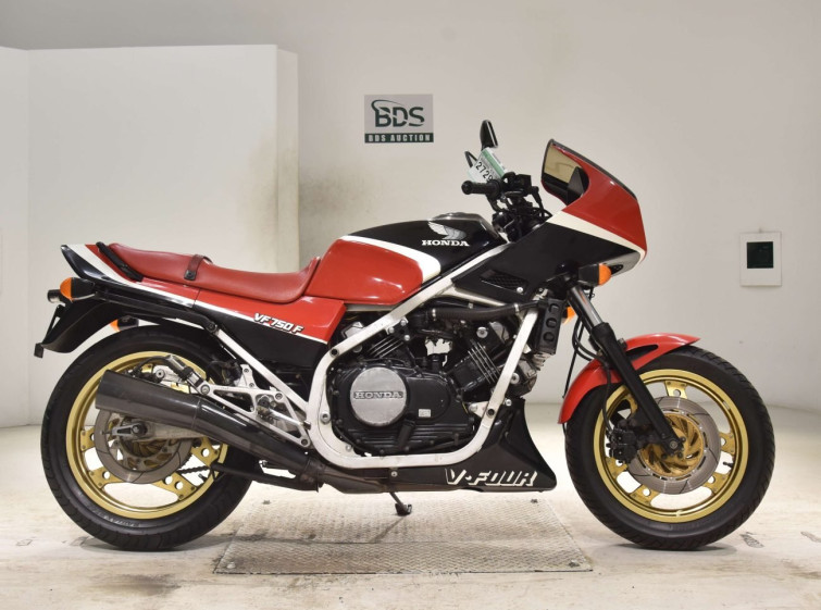 Мотоцикл Honda VFR750F з пробігом 18738 km