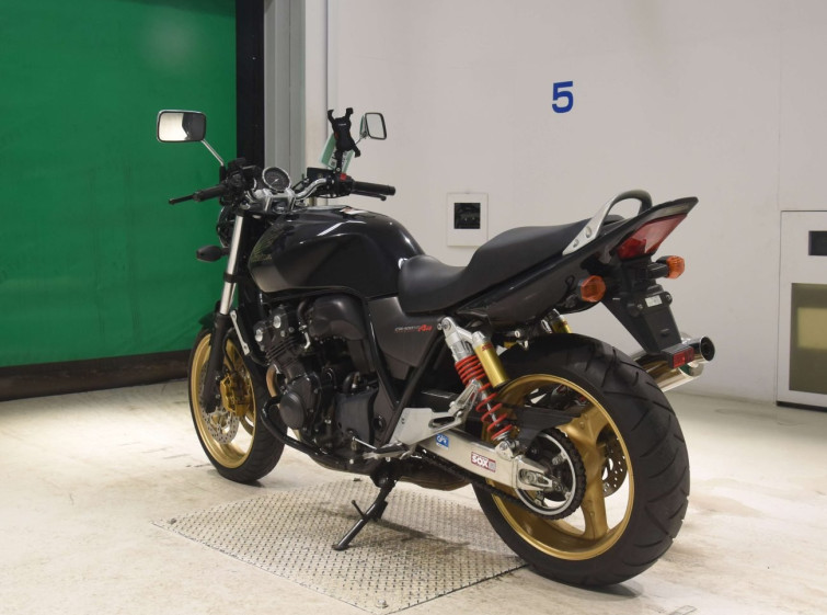 Мотоцикл Honda CB400SFV с пробегом 7373 km