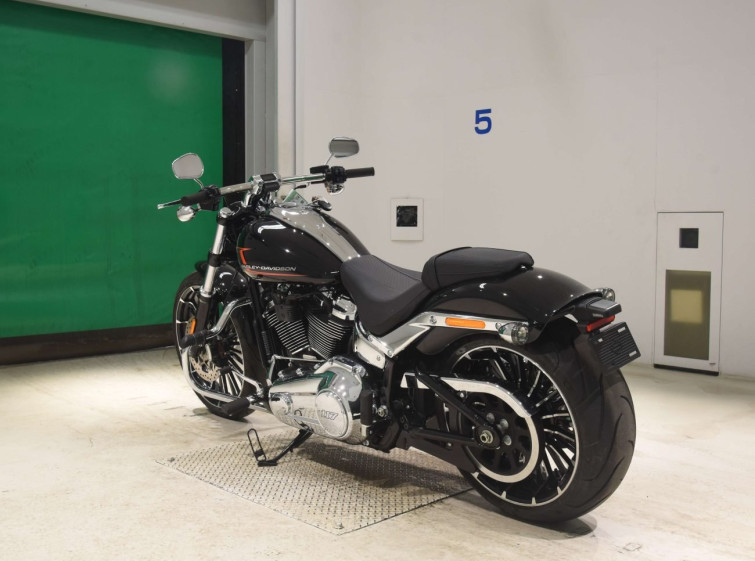 Мотоцикл HD FXBR1920 з пробігом 1137 km