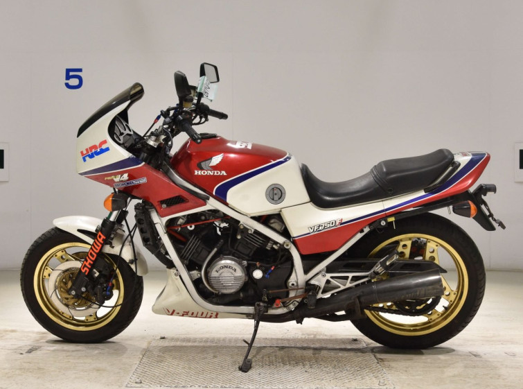 Мотоцикл Honda VF750F з пробігом 29434 km