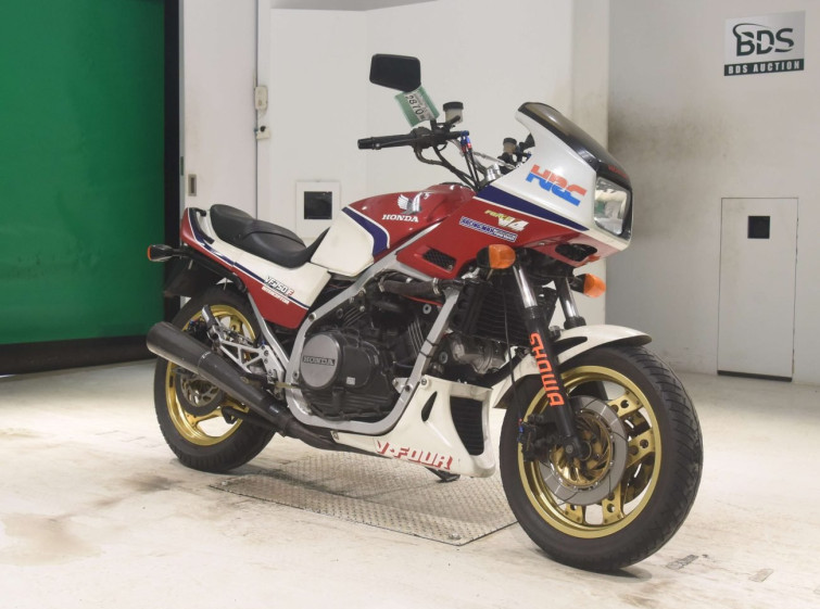 Мотоцикл Honda VF750F з пробігом 29434 km