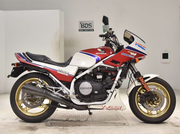 Мотоцикл Honda VF750F з пробігом 29434 km