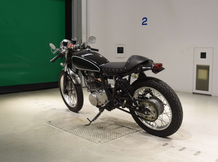 Мотоцикл Yamaha SR400 з пробігом 3576 km