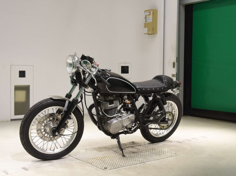 Мотоцикл Yamaha SR400 з пробігом 3576 km