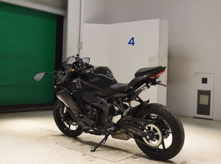 Мотоцикл Kawasaki NINJA ZX-25R с пробегом 124 km