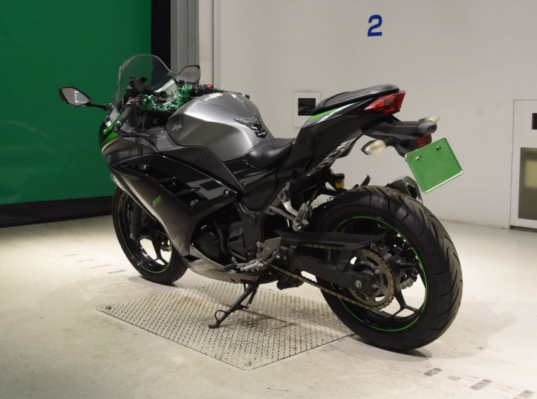 Мотоцикл Kawasaki NINJA250 з пробігом 53000 km
