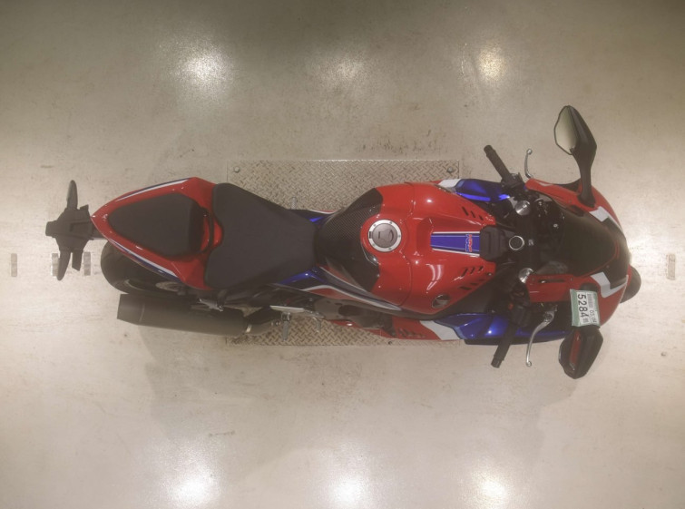Мотоцикл Honda CBR1000RR с пробегом 7678 km