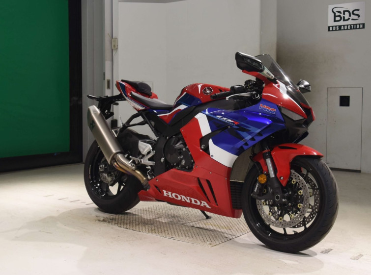 Мотоцикл Honda CBR1000RR с пробегом 7678 km
