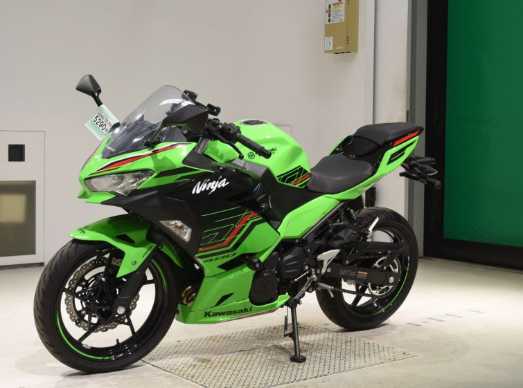 Мотоцикл Kawasaki NINJA400 с пробегом 795 km