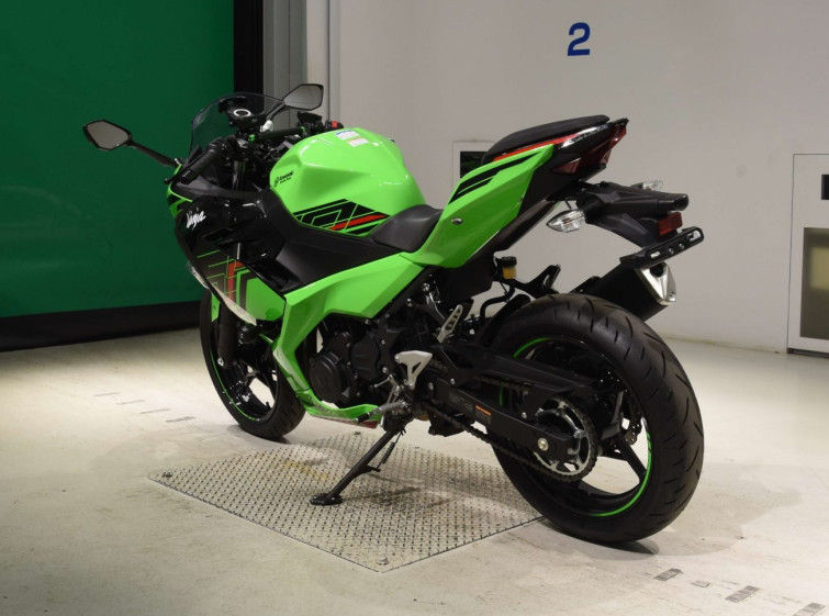 Мотоцикл Kawasaki NINJA400 с пробегом 795 km