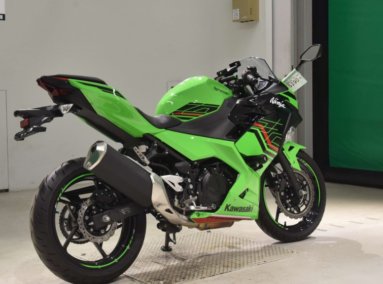 Мотоцикл Kawasaki NINJA400 с пробегом 795 km