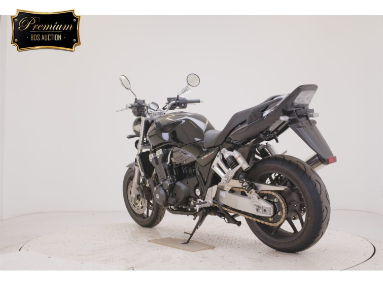 Мотоцикл Honda CB1300SF з пробігом 587 km