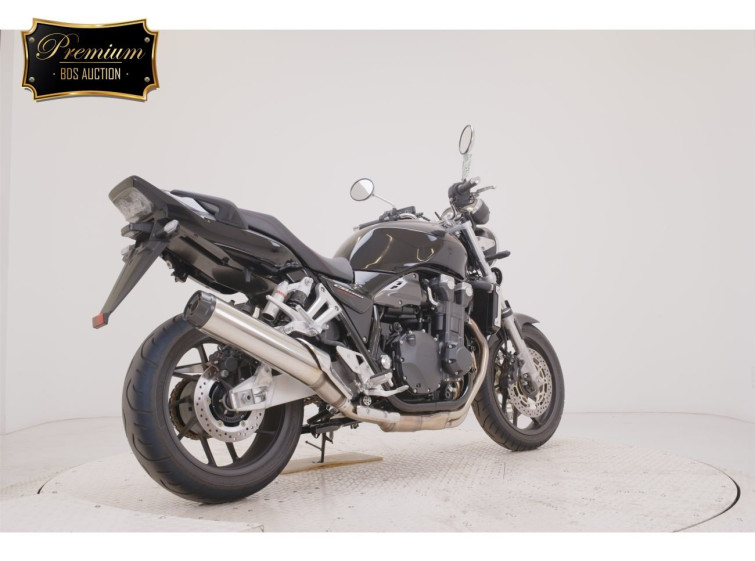 Мотоцикл Honda CB1300SF з пробігом 587 km