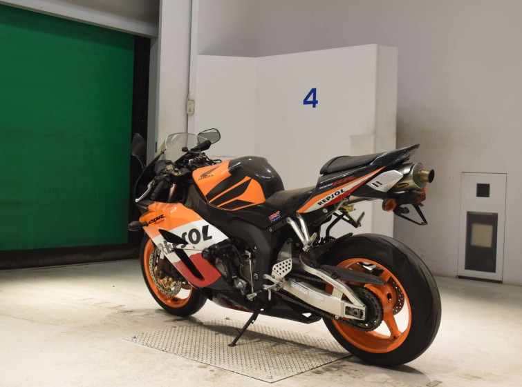 Мотоцикл Honda CBR1000RR с пробегом 25423 km