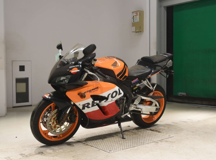 Мотоцикл Honda CBR1000RR с пробегом 25423 km