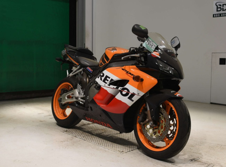 Мотоцикл Honda CBR1000RR с пробегом 25423 km