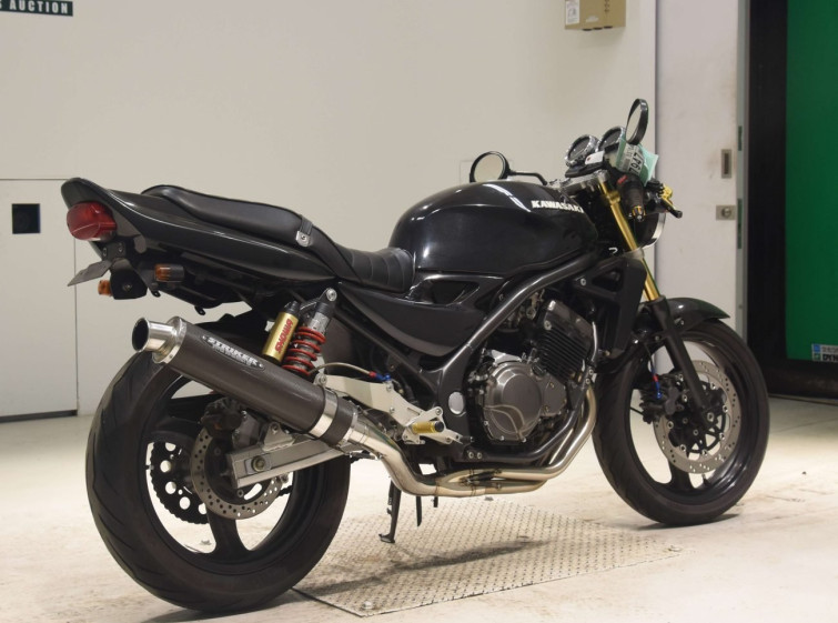 Мотоцикл Kawasaki BALIUS ZR250