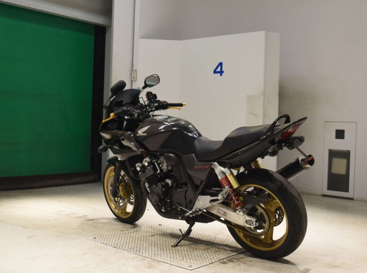 Мотоцикл Honda CB400SFV BOLDOR