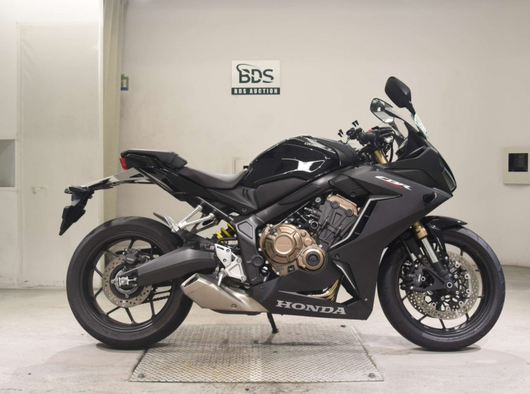 Мотоцикл Honda CBR650R з пробігом 14562 km