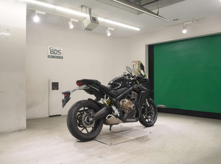 Мотоцикл Honda CBR650R з пробігом 14562 km