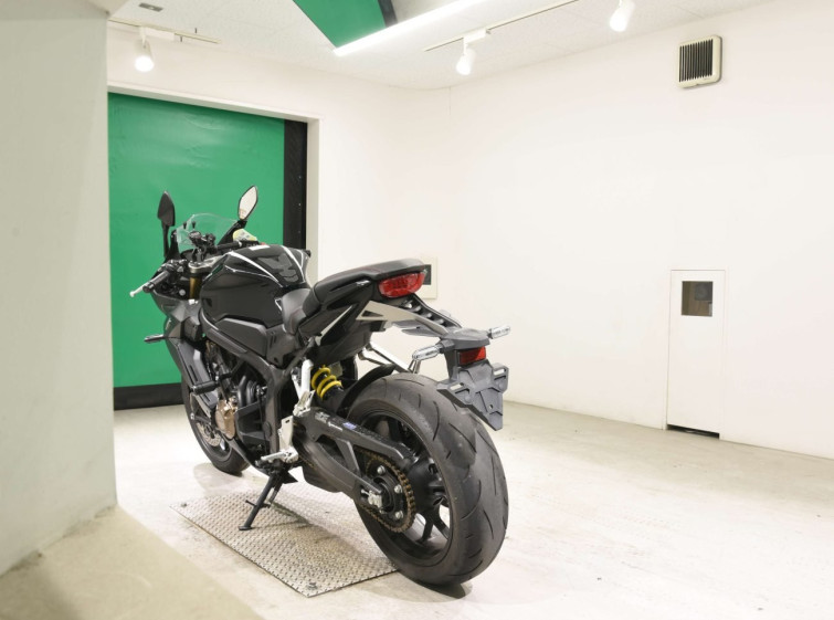 Мотоцикл Honda CBR650R з пробігом 14562 km