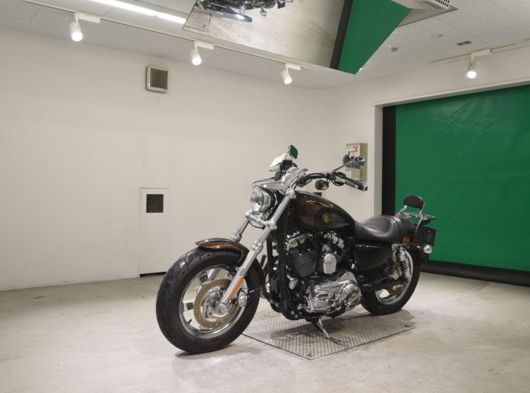 Мотоцикл HD SPORTSTER CUSTOM XL1200C з пробігом 15215 km