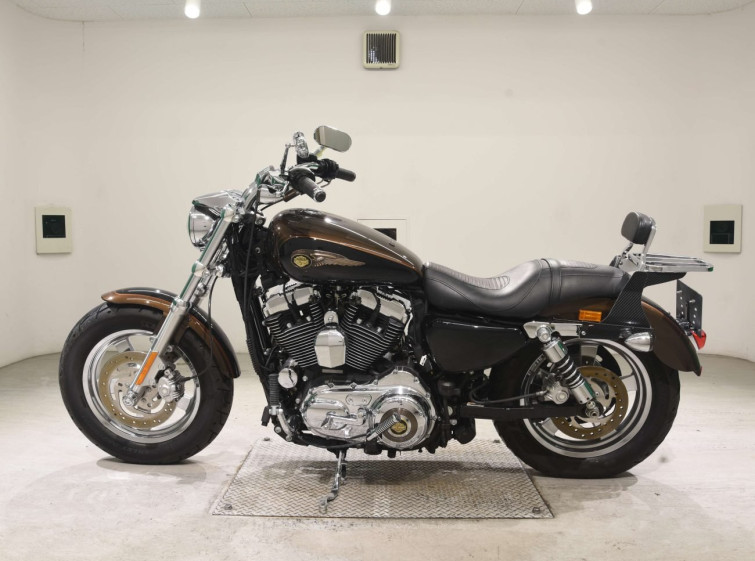 Мотоцикл HD SPORTSTER CUSTOM XL1200C з пробігом 15215 km