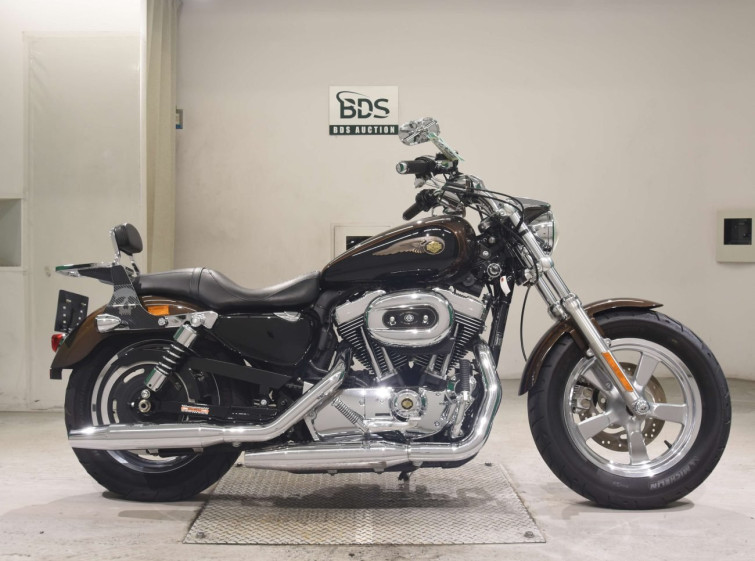Мотоцикл HD SPORTSTER CUSTOM XL1200C з пробігом 15215 km
