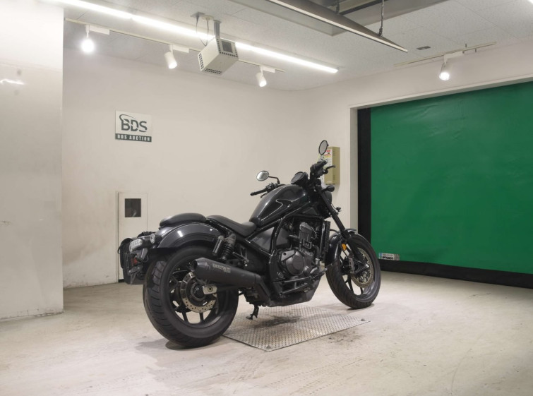 Мотоцикл Honda REBEL CMX1100 з пробігом 15364 km