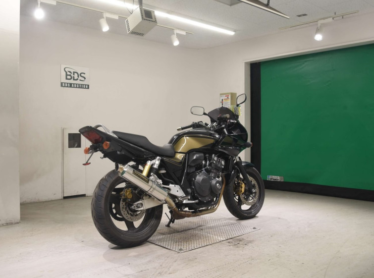 Мотоцикл Honda CB400SFV BOLDOR