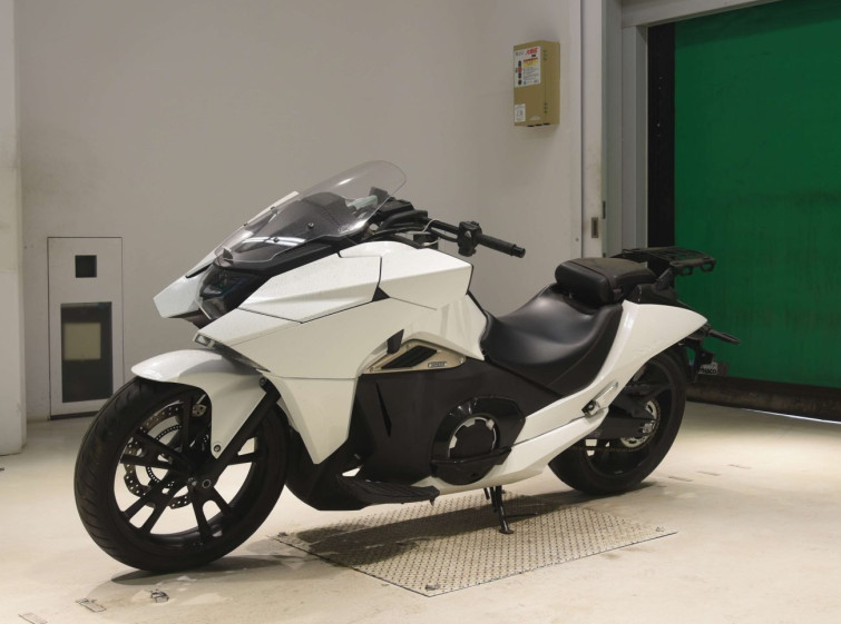 Мотоцикл Honda NM4-01 VULTUS