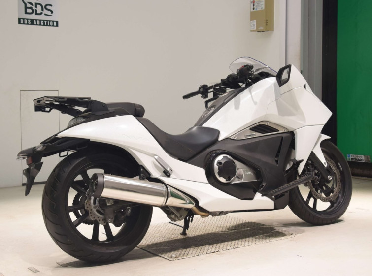 Мотоцикл Honda NM4-01 VULTUS