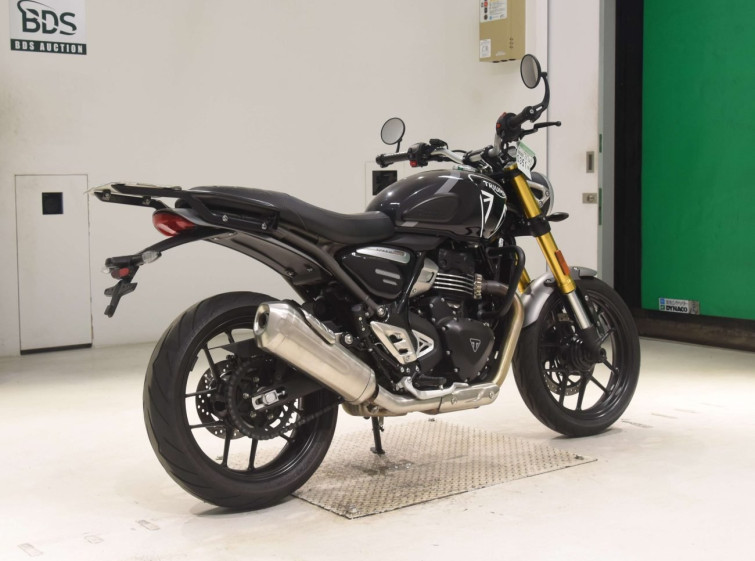 Мотоцикл Triumph speed 400 с пробегом 3632 km
