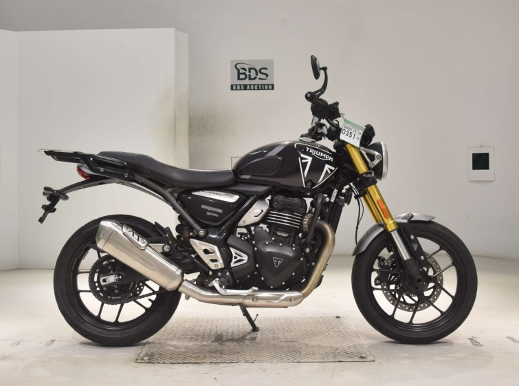 Мотоцикл Triumph speed 400 с пробегом 3632 km